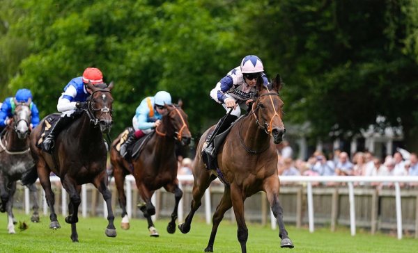 Circe, ridden by Pat Dobbs in the Close Brothers Fillies' Handicap Stakes